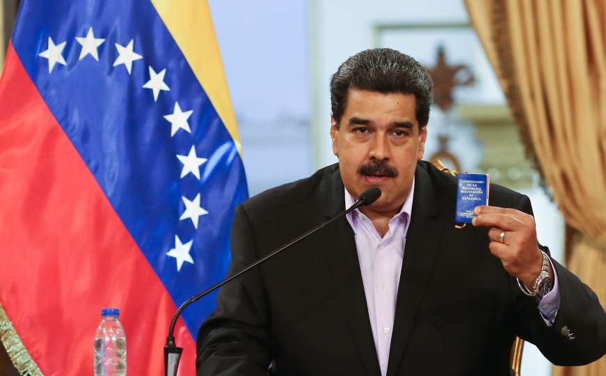 Rasplesani Nicolas Maduro ne odustaje od borbe za vlast